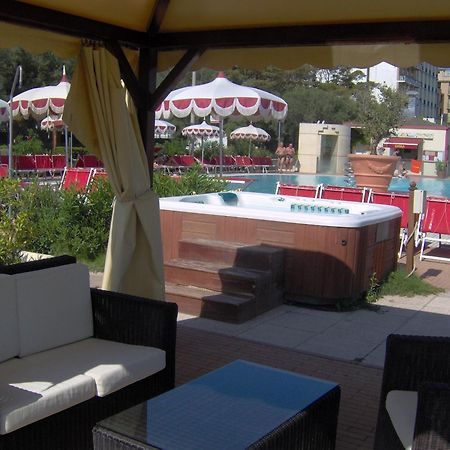Hotel Nord Est Gabicce Mare Esterno foto