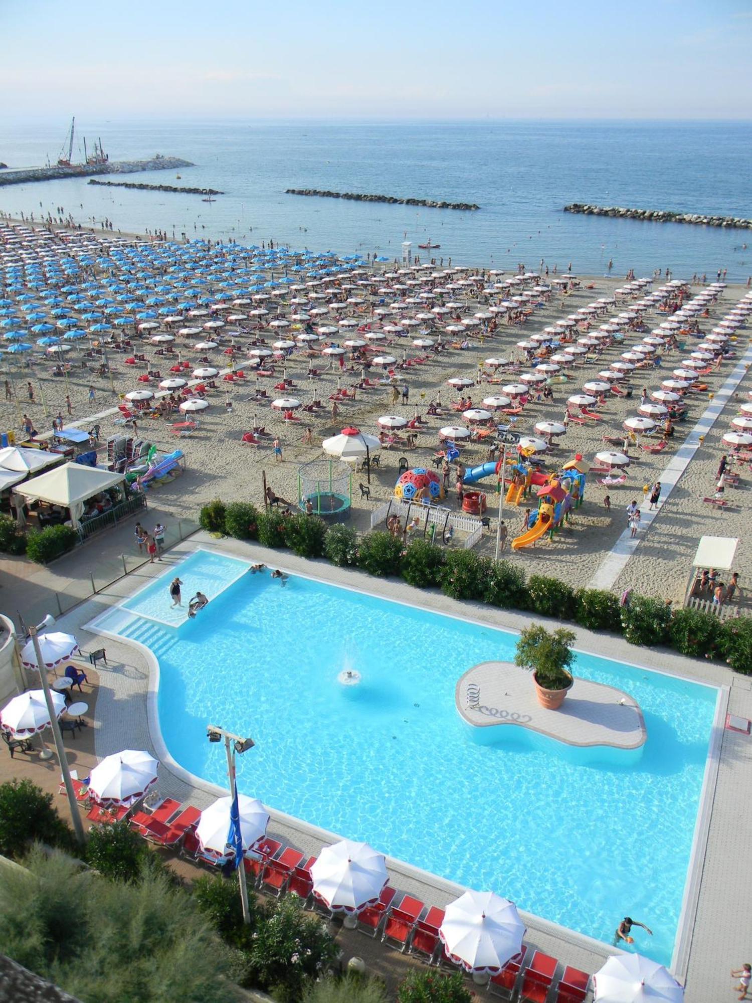 Hotel Nord Est Gabicce Mare Esterno foto