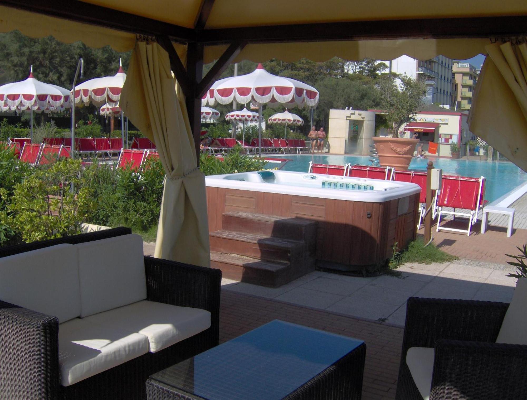 Hotel Nord Est Gabicce Mare Esterno foto