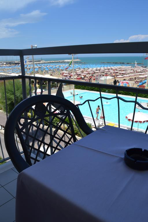 Hotel Nord Est Gabicce Mare Esterno foto