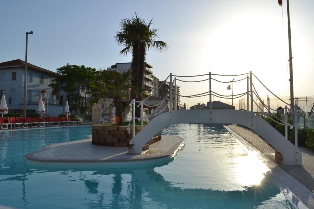 Hotel Nord Est Gabicce Mare Esterno foto