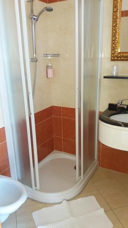 Hotel Nord Est Gabicce Mare Esterno foto