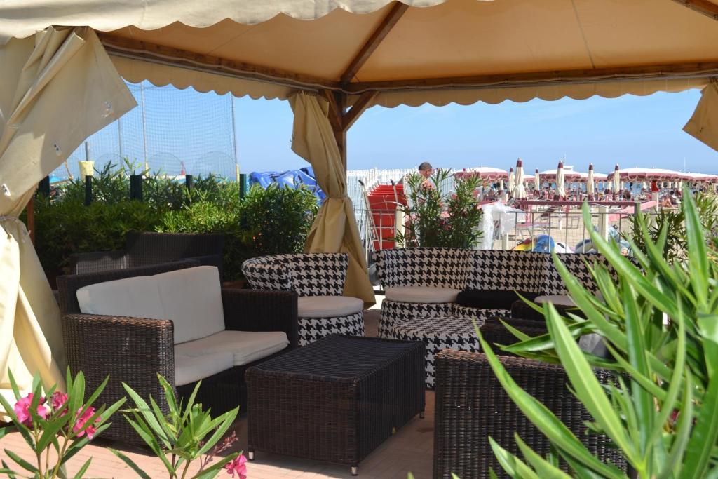 Hotel Nord Est Gabicce Mare Esterno foto