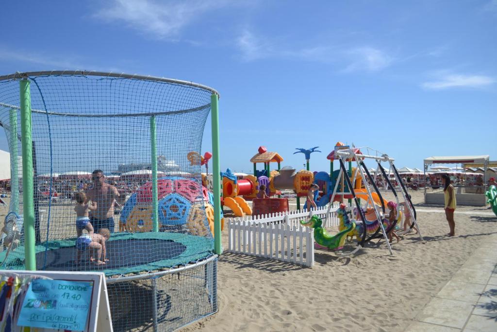 Hotel Nord Est Gabicce Mare Esterno foto