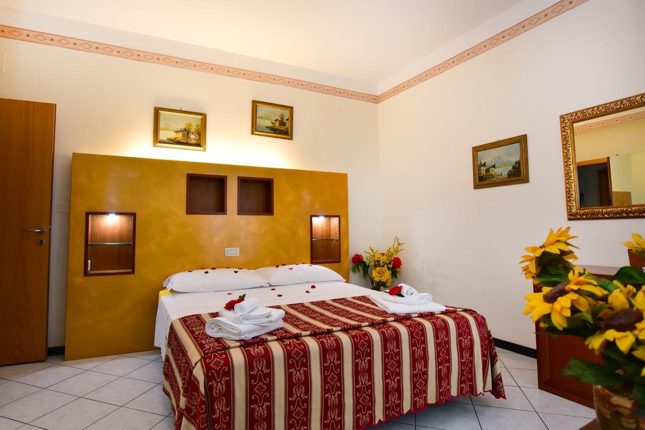 Hotel Nord Est Gabicce Mare Esterno foto