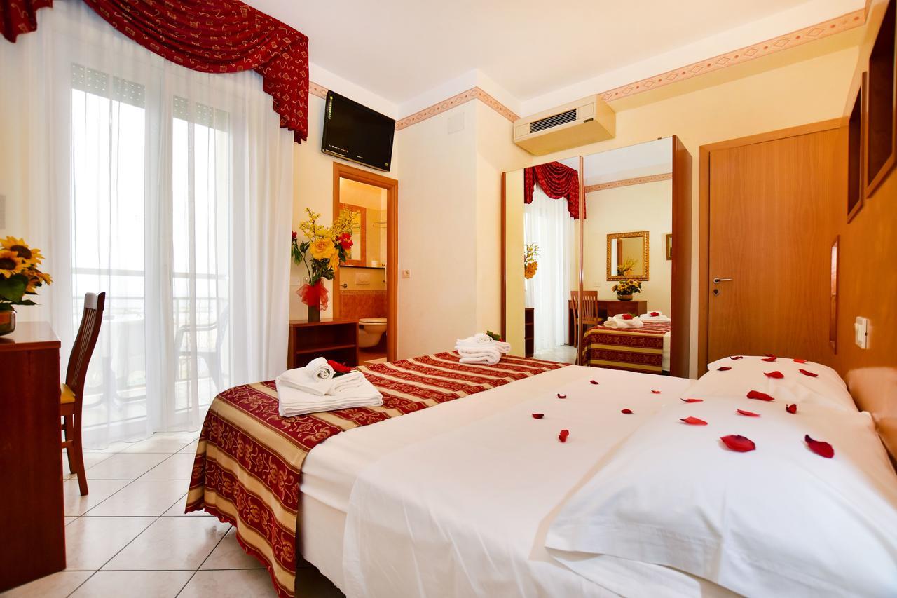 Hotel Nord Est Gabicce Mare Esterno foto