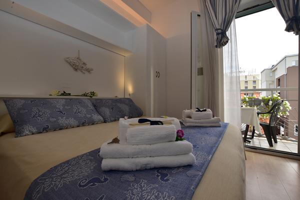 Hotel Nord Est Gabicce Mare Esterno foto